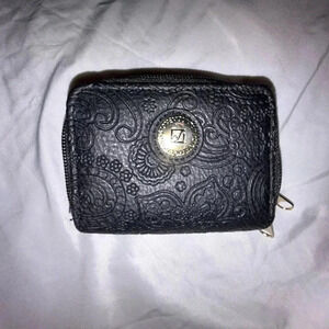 STONE MOUNTAIN BLACK LEATHER WALLET FLORAL EMBOSSED DOUBLE ZIP CLOSURE CLEAN